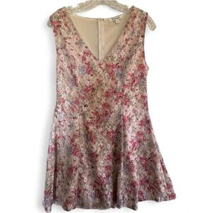Francescas pink floral mini dress with lace and V-neckline medium